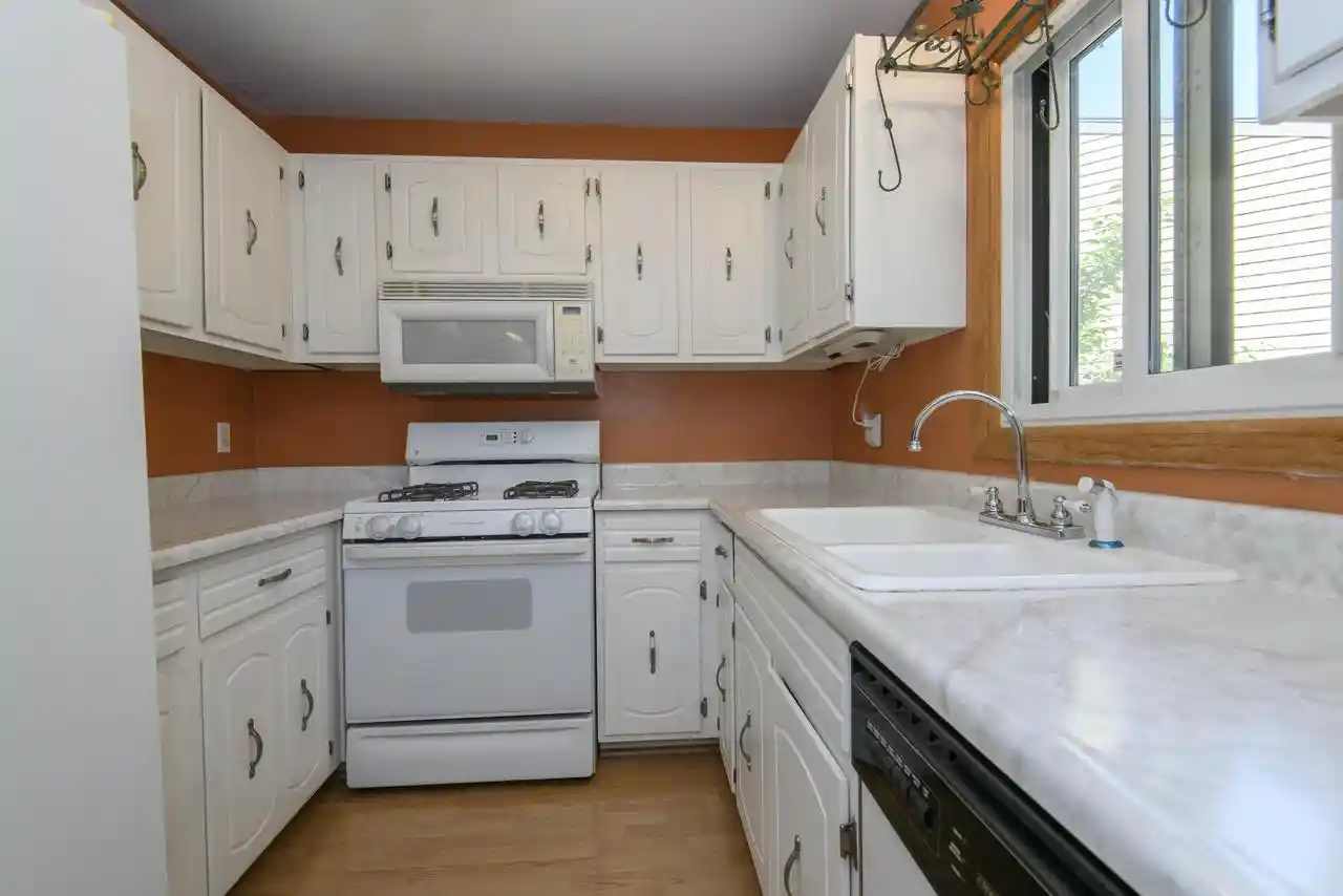 Homes for sale in Milwaukee, WI | 6941 W Glenbrook Road Road, Milwaukee, WI 53223 | Houzeo