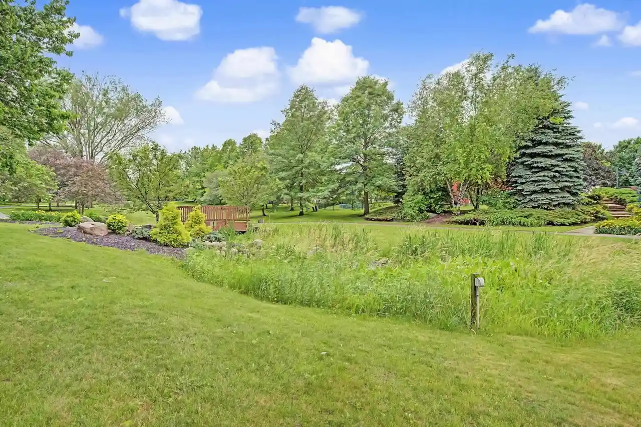 5th image of 4626 Secret Garden Dr Dr, Mcfarland, WI 53558 | MLS# 2025363