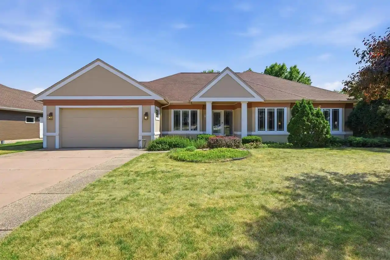 1st image of 907 Cambridge Dr Dr, Janesville, WI 53548 | MLS# 2025370