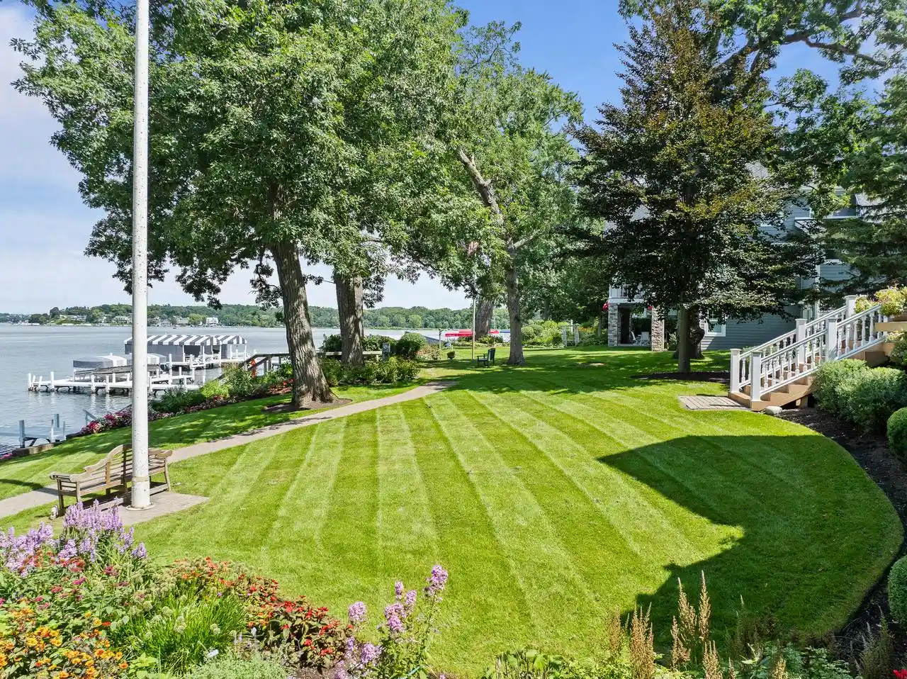 3rd image of W2908 Walcowis Dr Dr, Lake Geneva, WI 53147 | MLS# 1966302