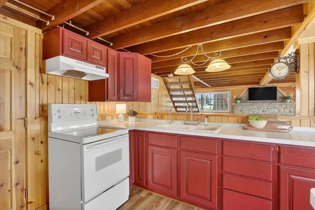 3rd image of 433 E Ellendale Road Road, Edgerton, WI 53534 | MLS# 2025376