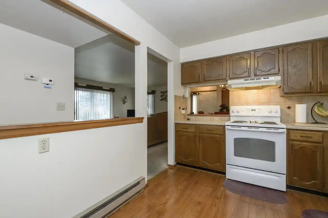 Homes for sale in Germantown, WI | W177N9769 Riversbend Circle E Circle E, Germantown, WI 53022 | MLS# 1966317