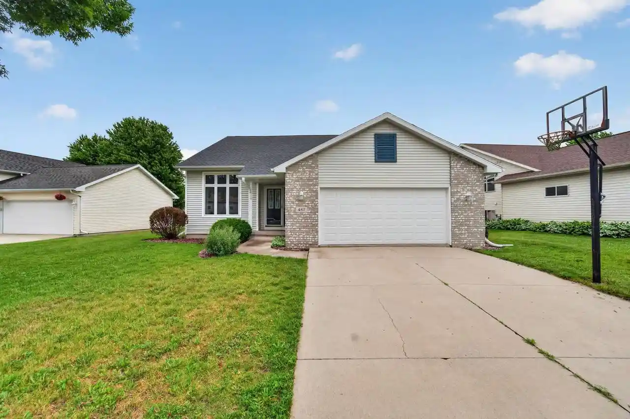 1st image of 467 Sherbrooke Dr Dr, Sun Prairie, WI 53590 | MLS# 2025386