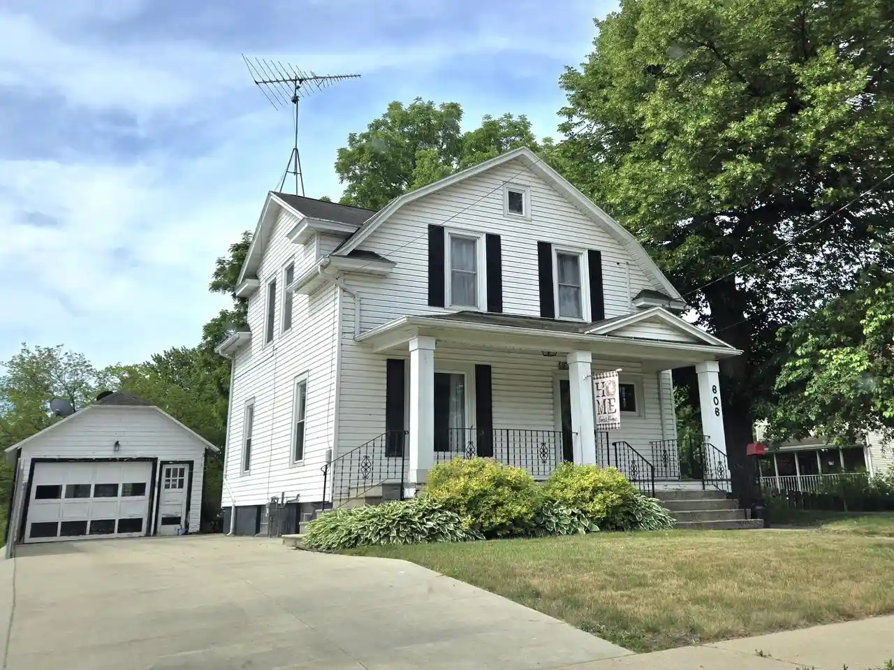 Homes for sale in Fort Atkinson, WI | 606 E Sherman Avenue Avenue, Fort Atkinson, WI 53538 | MLS# 1966330