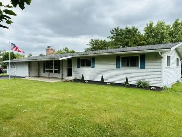 Homes for sale in Pardeeville, WI | N6304 Hillcrest Road Road, Pardeeville, WI 53954 | MLS# 2025395