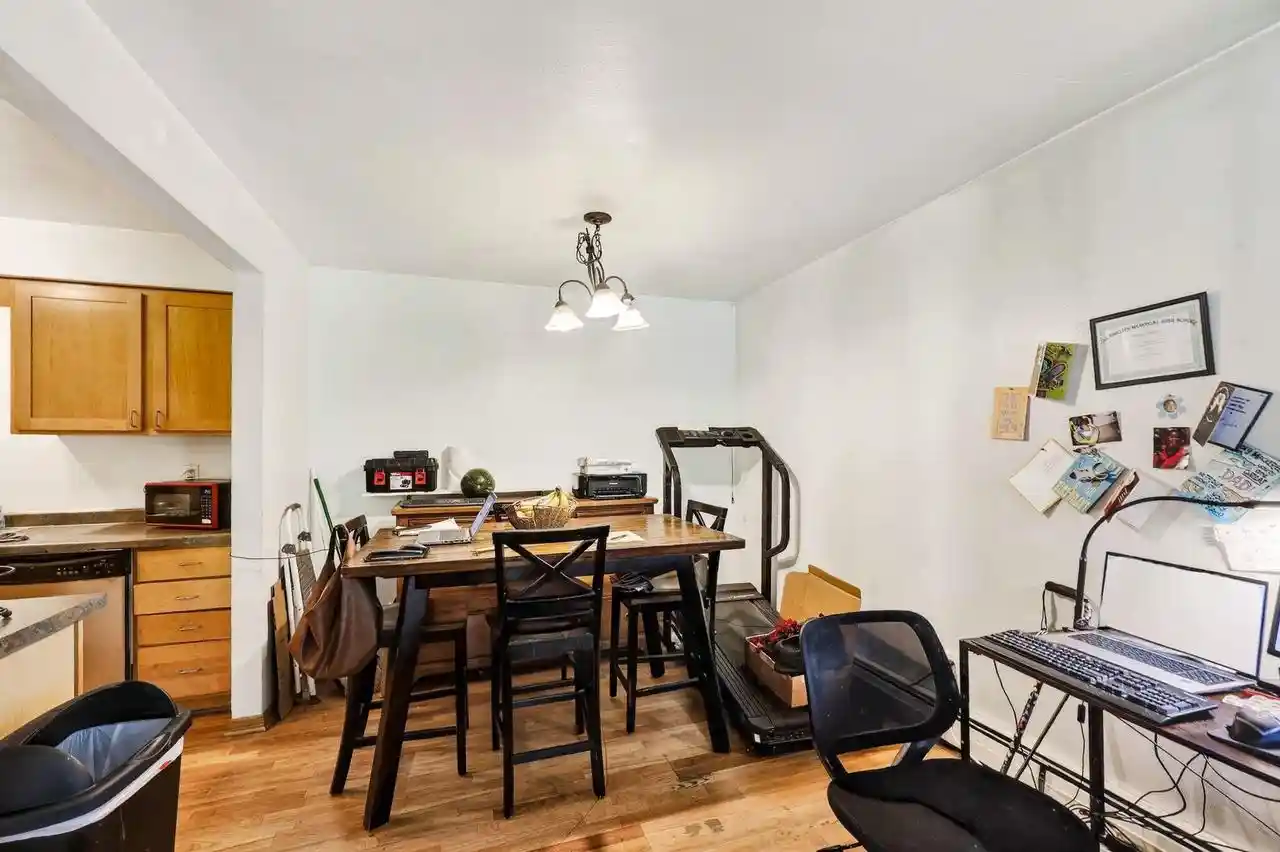 2nd image of 50 Whitcomb Cir Cir, Madison, WI 53711