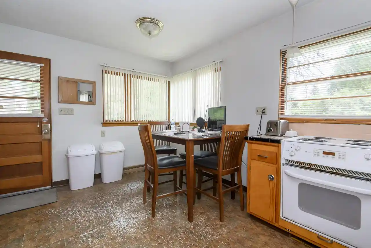 Homes for sale in Mequon, WI | 9610 N Cedarburg Road Road, Mequon, WI 53092 | MLS# 1966358