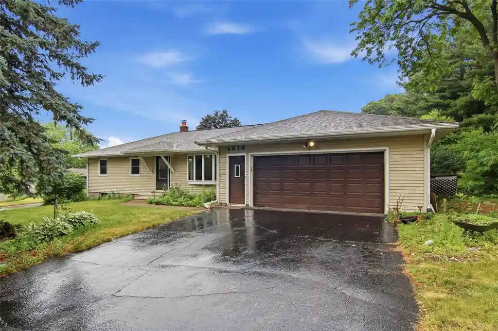 Homes for sale in Eau Claire, WI | 1218 Raedel Road Road, Eau Claire, WI 54703 | MLS# 1602034