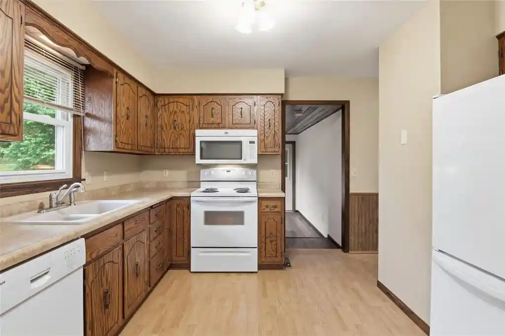 Homes for sale in Eau Claire, WI | 1218 Raedel Road Road, Eau Claire, WI 54703 | MLS# 1602034