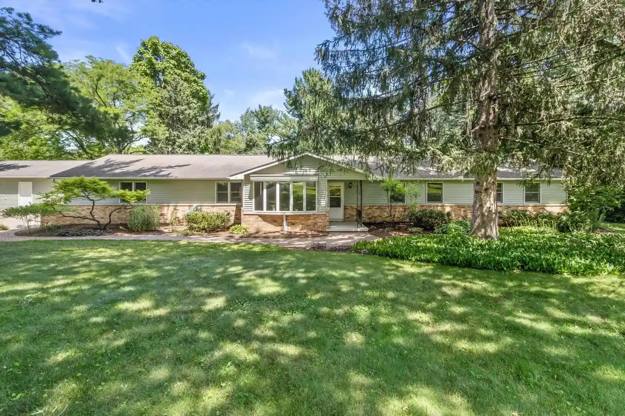 1st image of 5620 Harris Circle Circle, Fitchburg, WI 53575 | MLS# 2025419