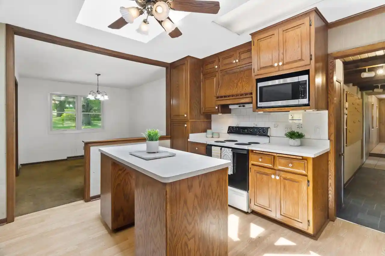5th image of 5620 Harris Circle Circle, Fitchburg, WI 53575 | MLS# 2025419