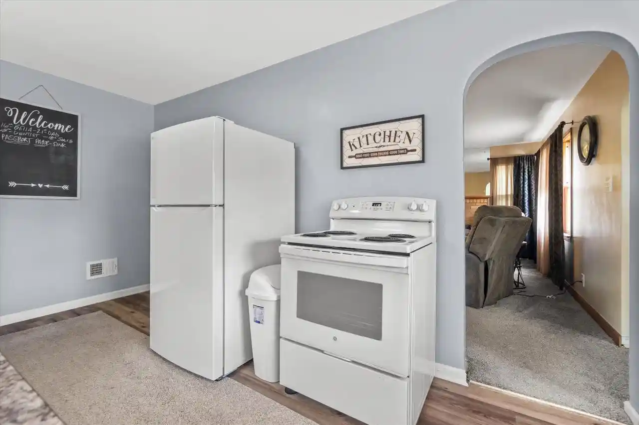 Homes for sale in South Milwaukee, WI | 637 Oak Street Street, South Milwaukee, WI 53172 | MLS# 1966389