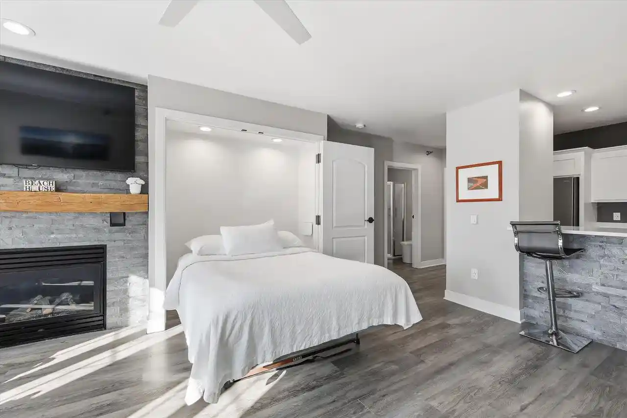 Homes for sale in Sturgeon Bay, WI | 107 N 1st Avenue Avenue #UNIT 231/233, Sturgeon Bay, WI 54235 | MLS# 50327064
