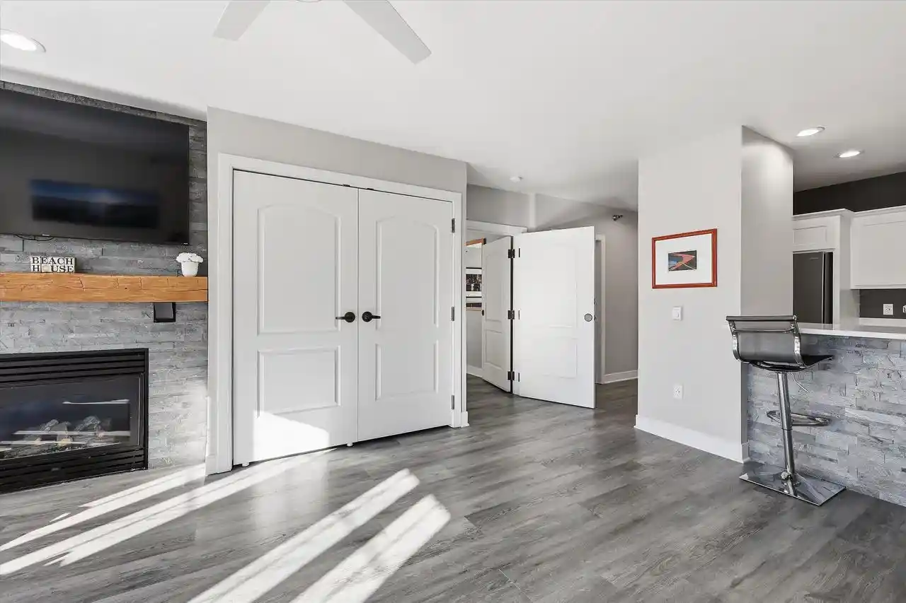 Homes for sale in Sturgeon Bay, WI | 107 N 1st Avenue Avenue #UNIT 231/233, Sturgeon Bay, WI 54235 | MLS# 50327064