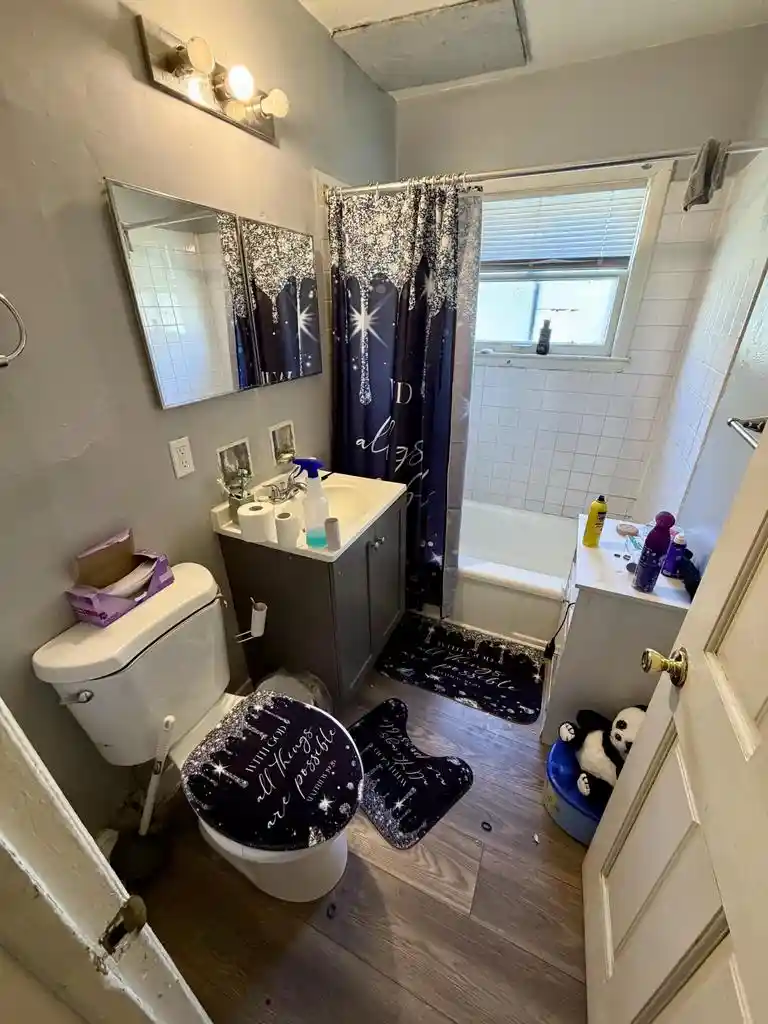 Homes for sale in Milwaukee, WI | 6530 W Carmen Avenue Avenue, Milwaukee, WI 53218 | Houzeo