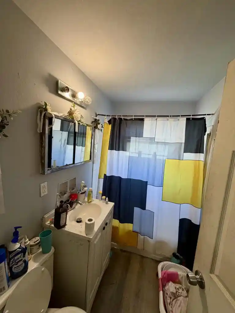 Homes for sale in Milwaukee, WI | 6530 W Carmen Avenue Avenue, Milwaukee, WI 53218 | Houzeo