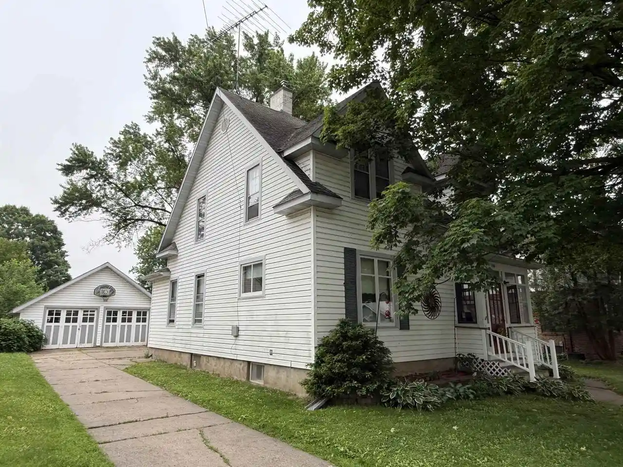 Homes for sale in Clintonville, WI | 102 N Clinton Avenue Avenue, Clintonville, WI 54929 | MLS# 50327087