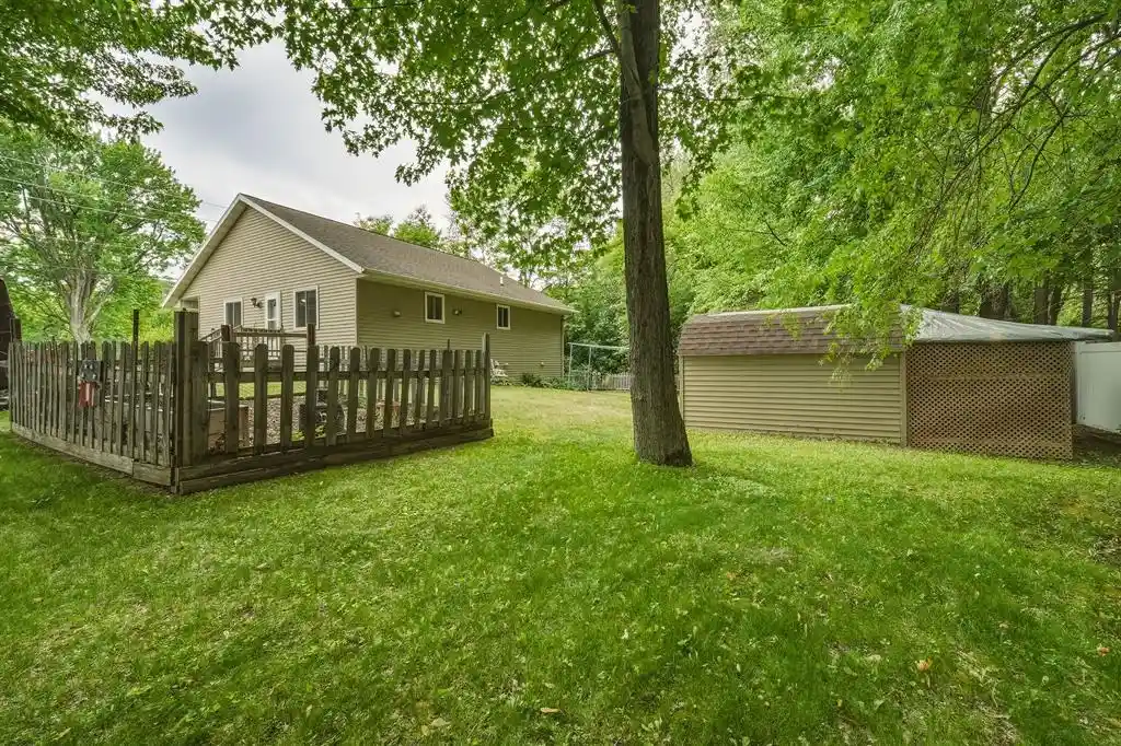 Homes for sale in Eau Claire, WI | 3206 W Folsom, Eau Claire, WI 54703 | MLS# 1601855