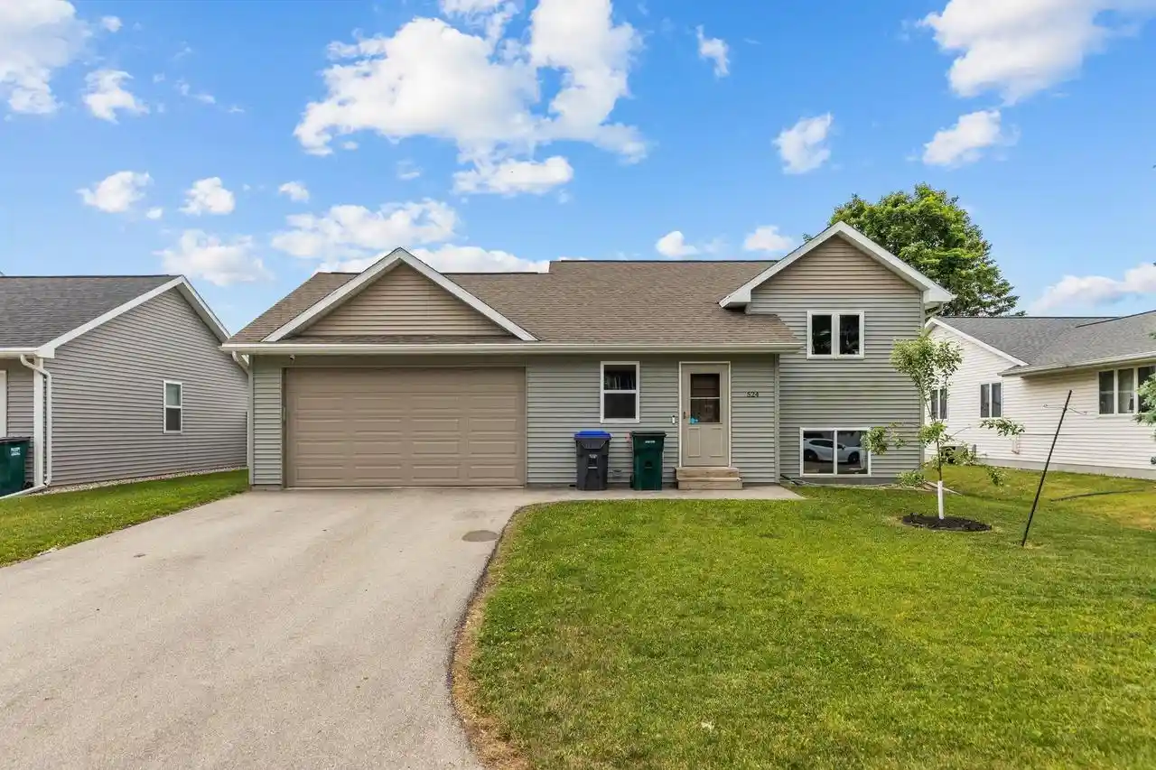 Homes for sale in New London, WI | 524 Northridge Dr Dr, New London, WI 54961 | MLS# 50327095