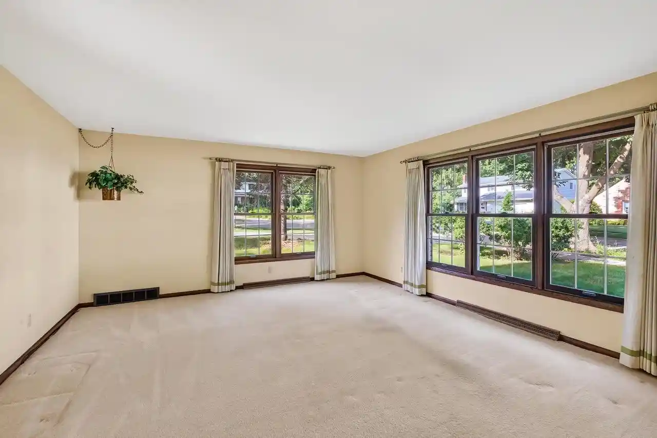 2nd image of 5 Parklawn Pl Pl, Madison, WI 53705 | MLS# 2025438