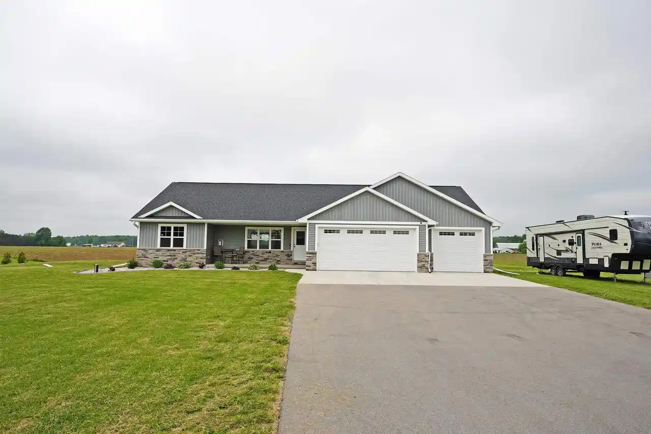 Homes for sale in Pulaski, WI | 461 Highland Meadow Trail Trail, Pulaski, WI 54162 | MLS# 50327102