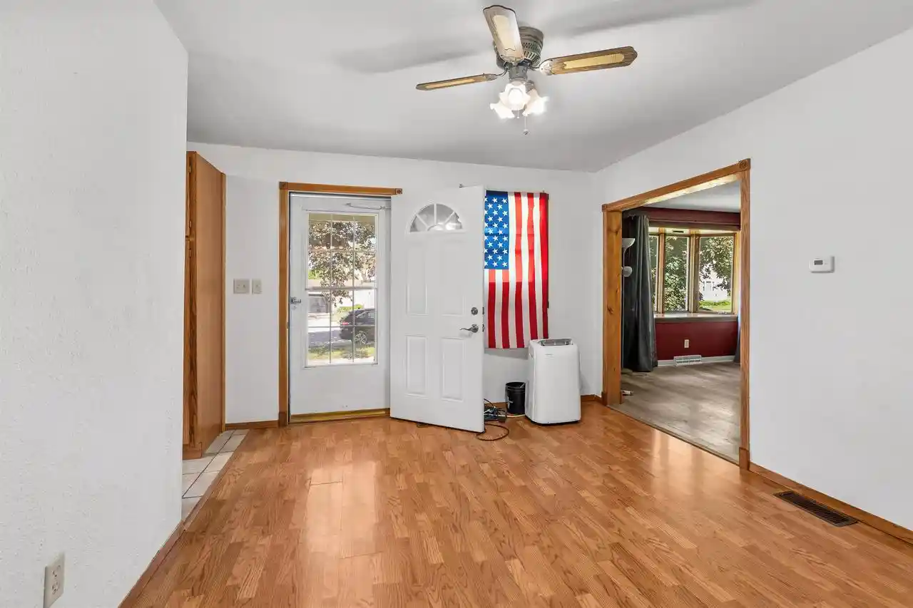 Homes for sale in Winneconne, WI | 17 N 5th Street Street, Winneconne, WI 54986 | MLS# 50327103