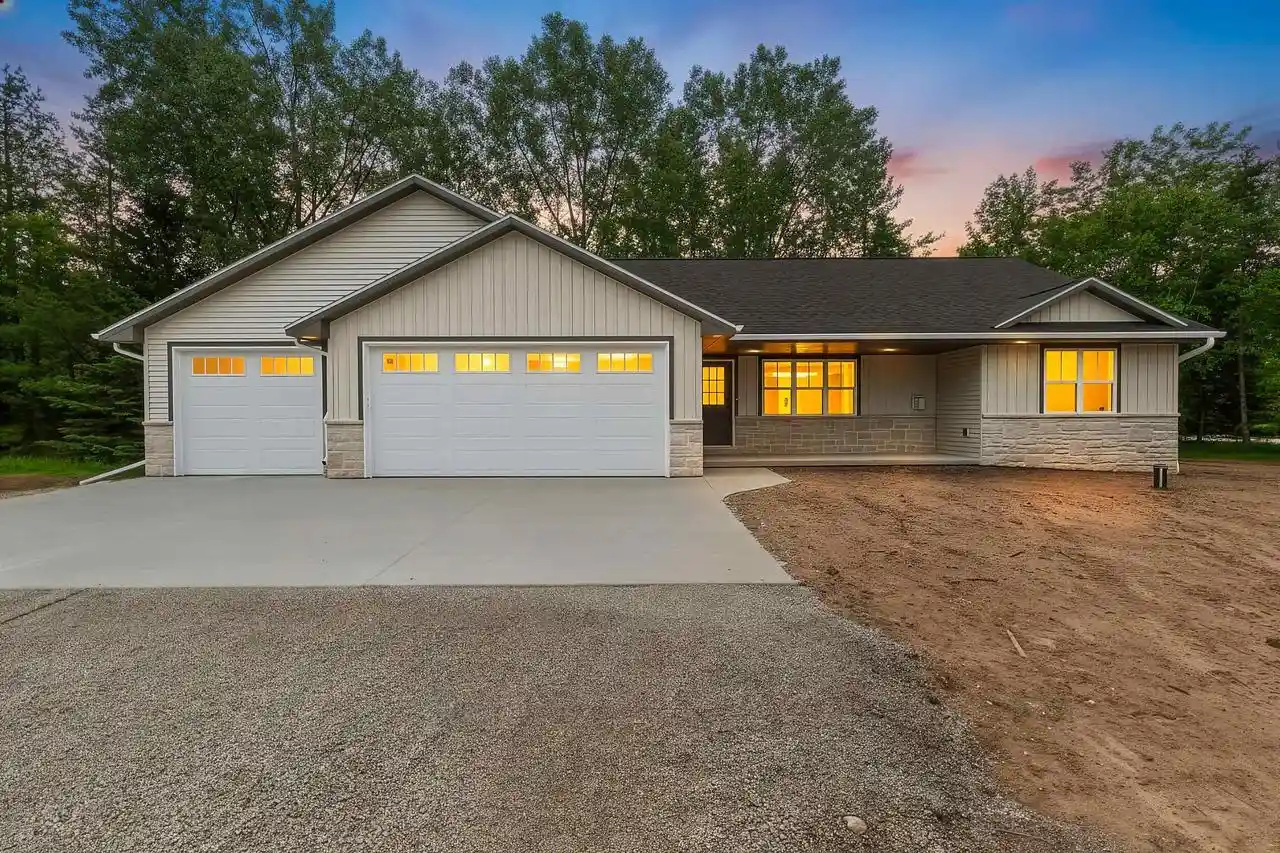 Homes for sale in Krakow, WI | N4748 Arroyo Court Court, Krakow, WI 54137 | MLS# 50327113