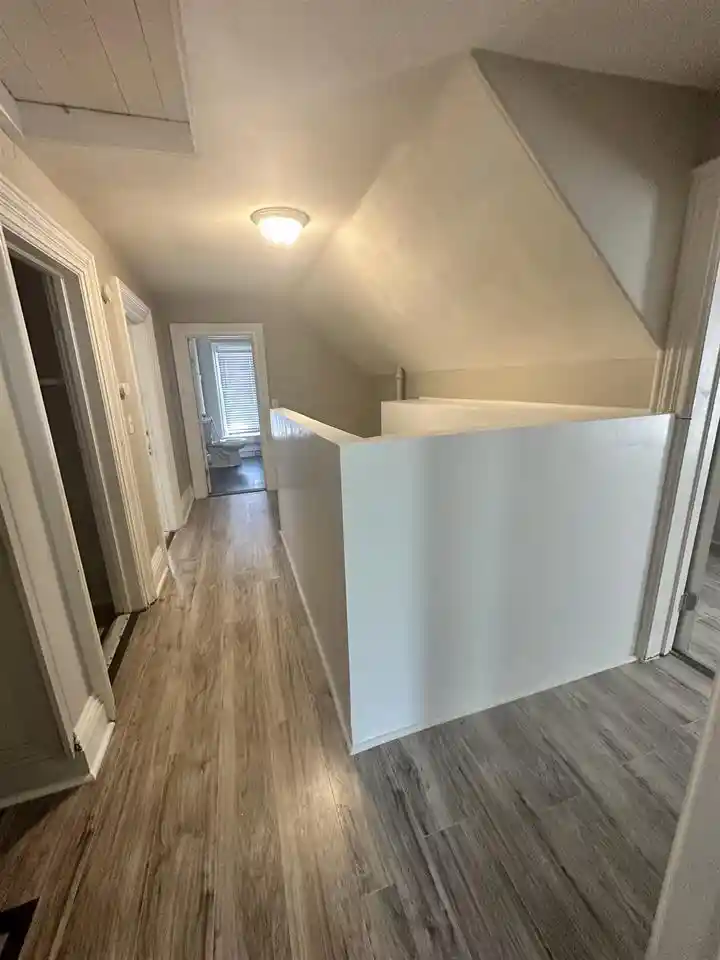 2nd image of 423 425 Center Avenue Avenue, Janesville, WI 53548 | MLS# 2025458