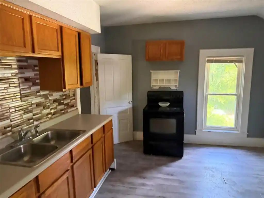 3rd image of 216 Fry St St, Eau Claire, WI 54703