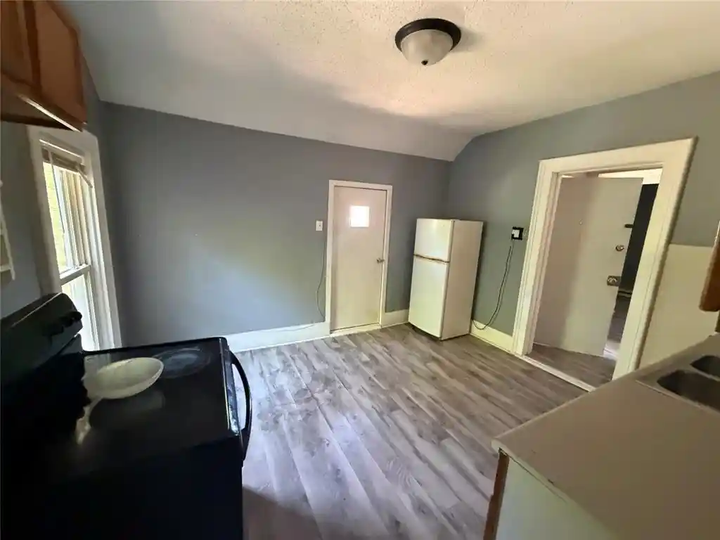 4th image of 216 Fry St St, Eau Claire, WI 54703
