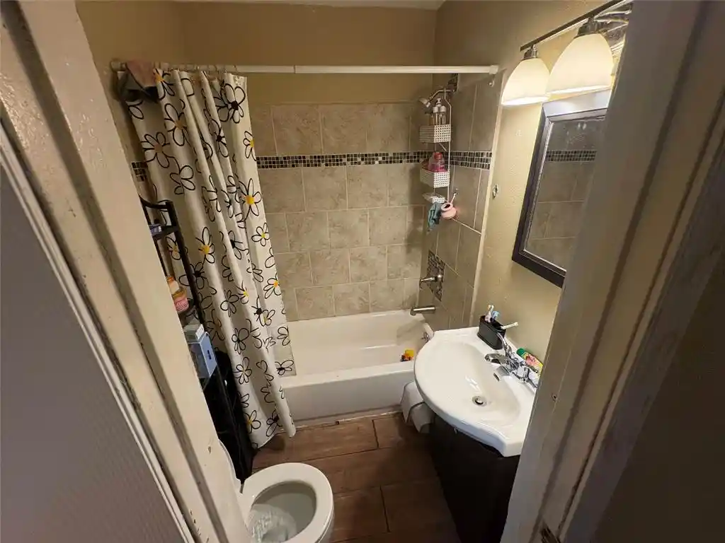 5th image of 216 Fry St St, Eau Claire, WI 54703