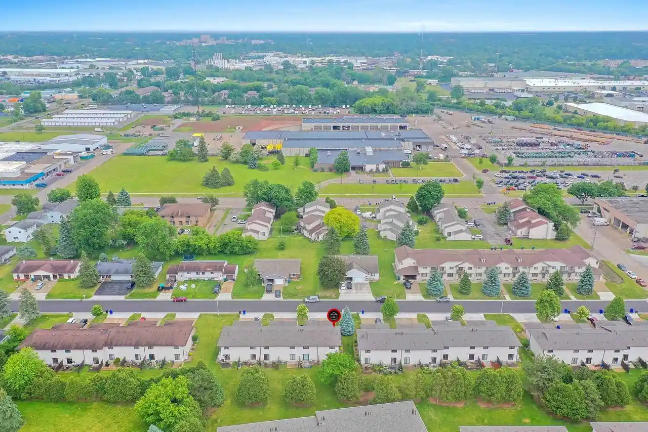 Homes for sale in Appleton, WI | 711 Olson Avenue Avenue, Appleton, WI 54914 | Houzeo