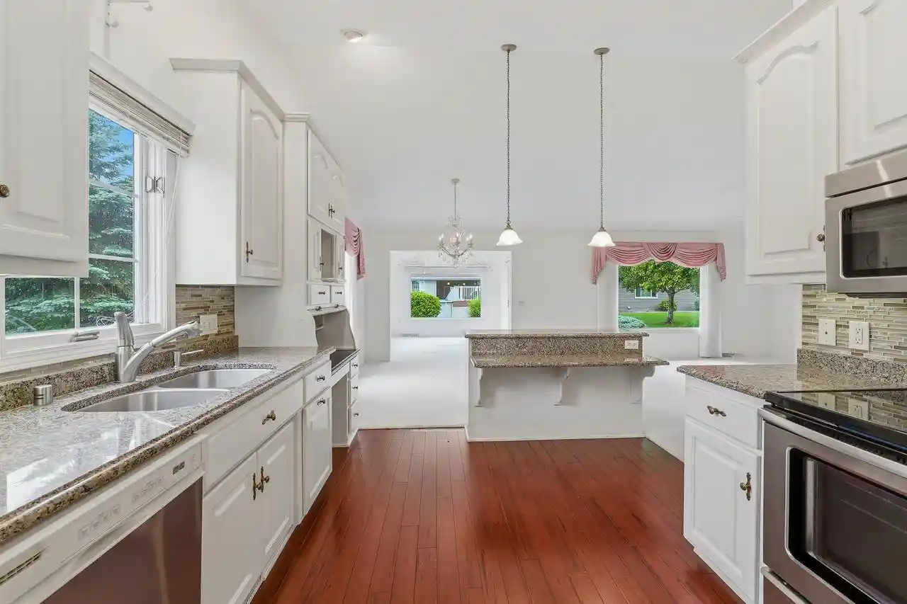 2nd image of 598 Sarah Dr Dr, Fond Du Lac, WI 54935 | MLS# 50327144