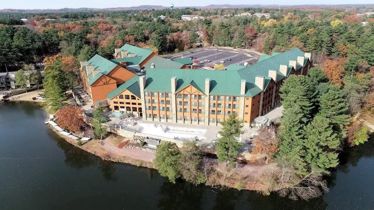 1st image of 350 E Hiawatha Dr Dr #324, Wisconsin Dells, WI 53965 | MLS# 2025503
