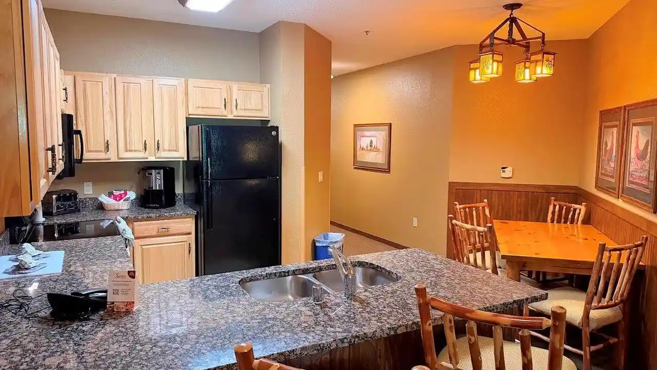 5th image of 350 E Hiawatha Dr Dr, Wisconsin Dells, WI 53965
