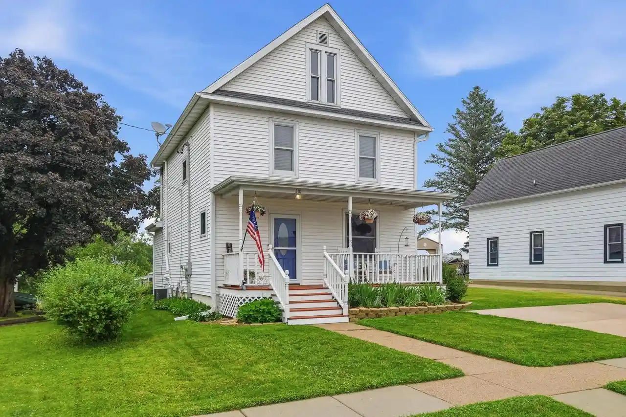 Homes for sale in Barneveld, WI | 310 N Grove Street Street, Barneveld, WI 53507 | MLS# 2025505