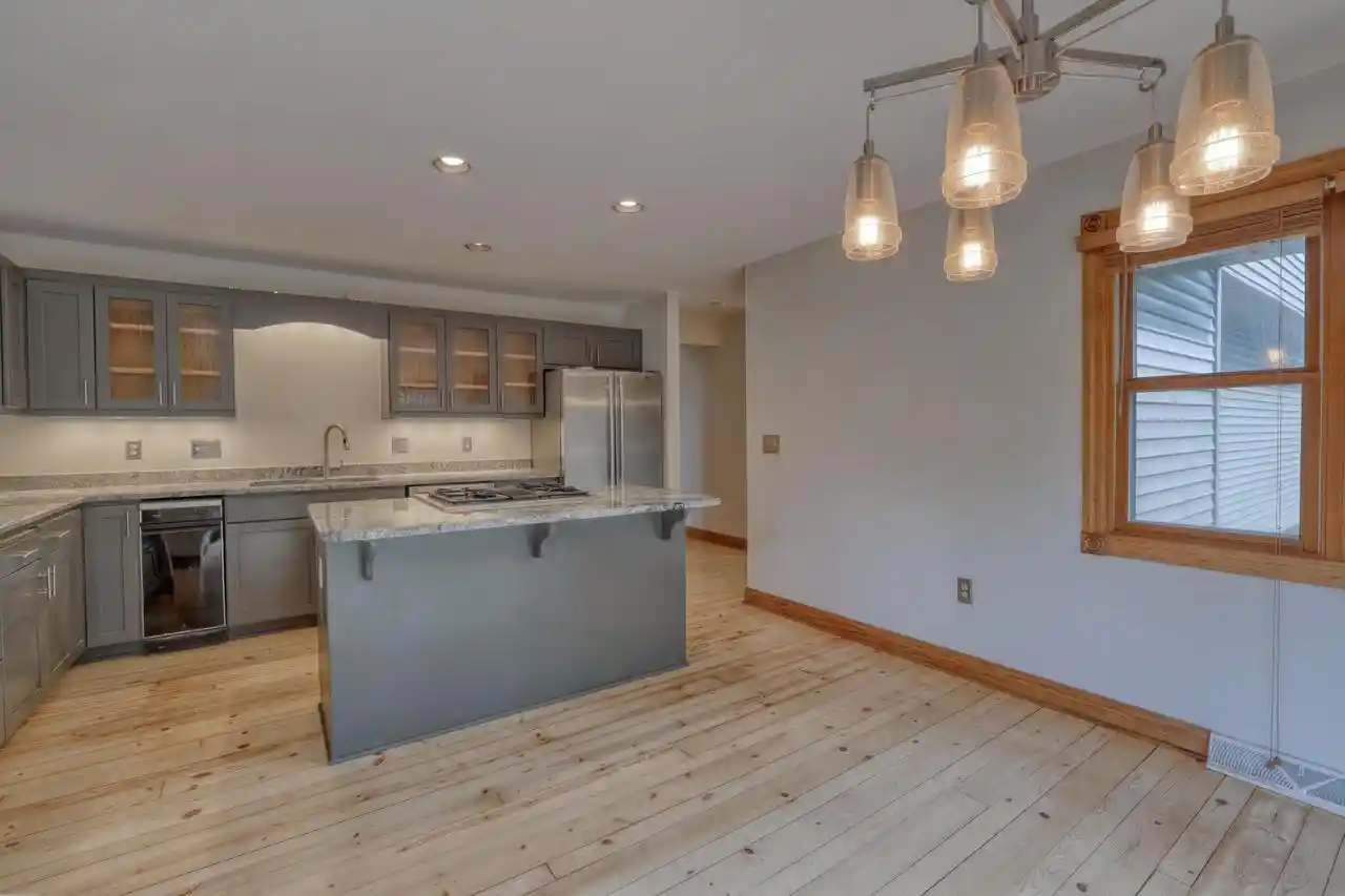 3rd image of 798 Greenway Terrace Terrace, Hartland, WI 53029 | MLS# 1966539