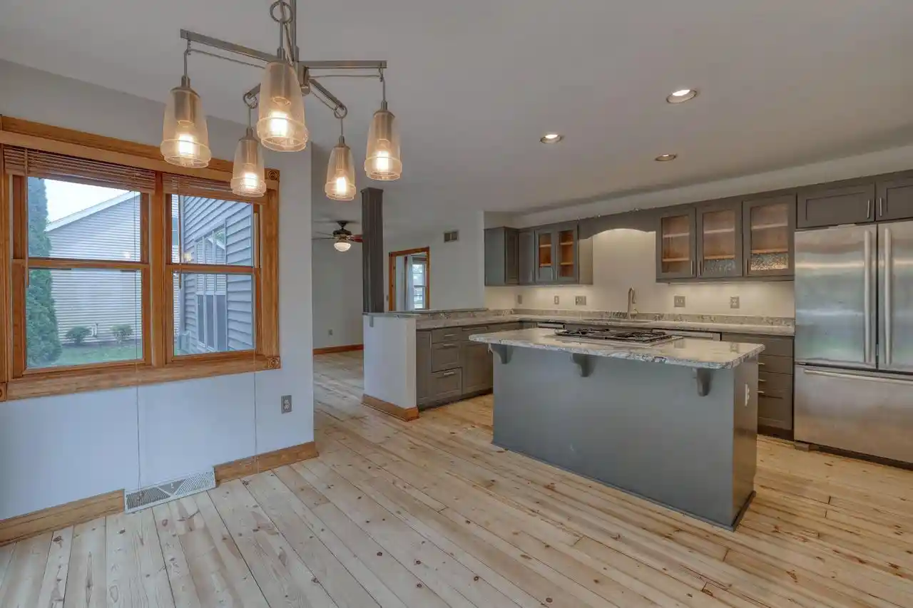 4th image of 798 Greenway Terrace Terrace, Hartland, WI 53029 | MLS# 1966539