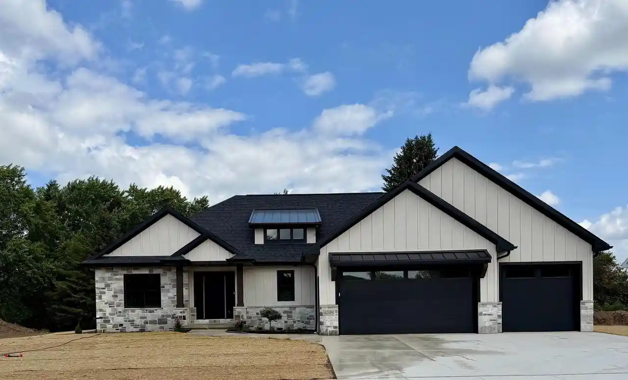 1st image of 4195 Half Crown, De Pere, WI 54115 | MLS# 50327161