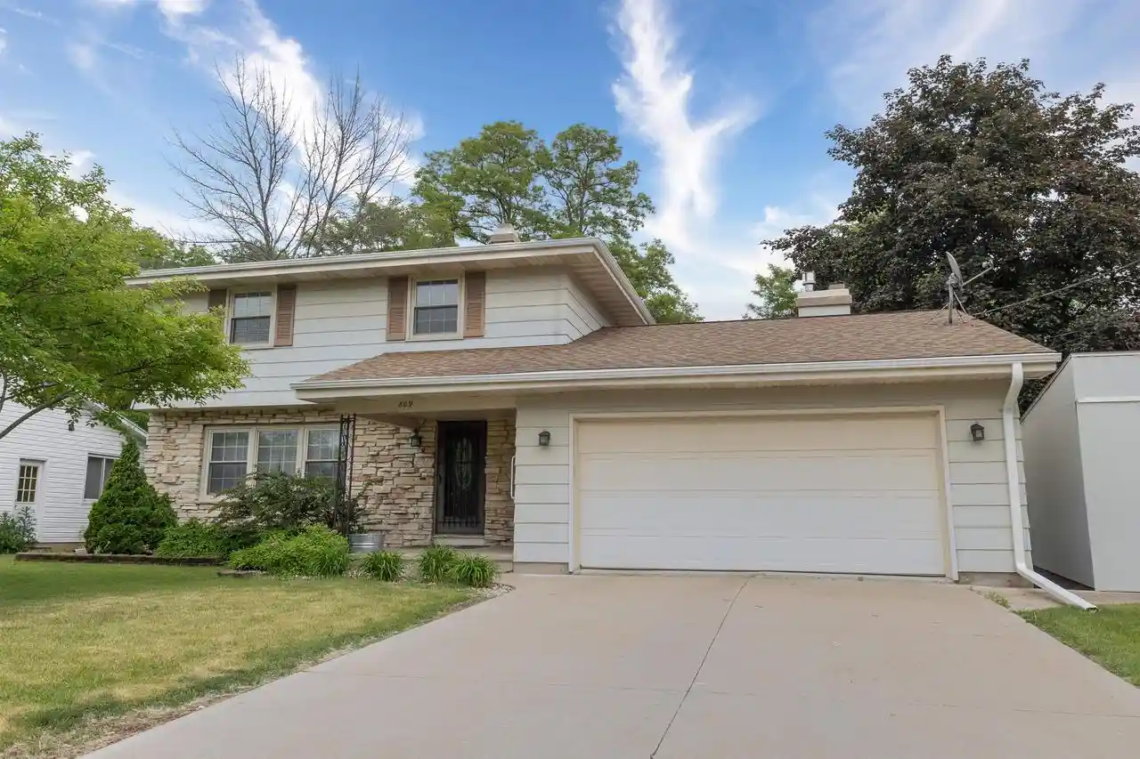 Homes for sale in Menasha, WI | 809 Melissa Street Street, Menasha, WI 54952 | MLS# 50327164