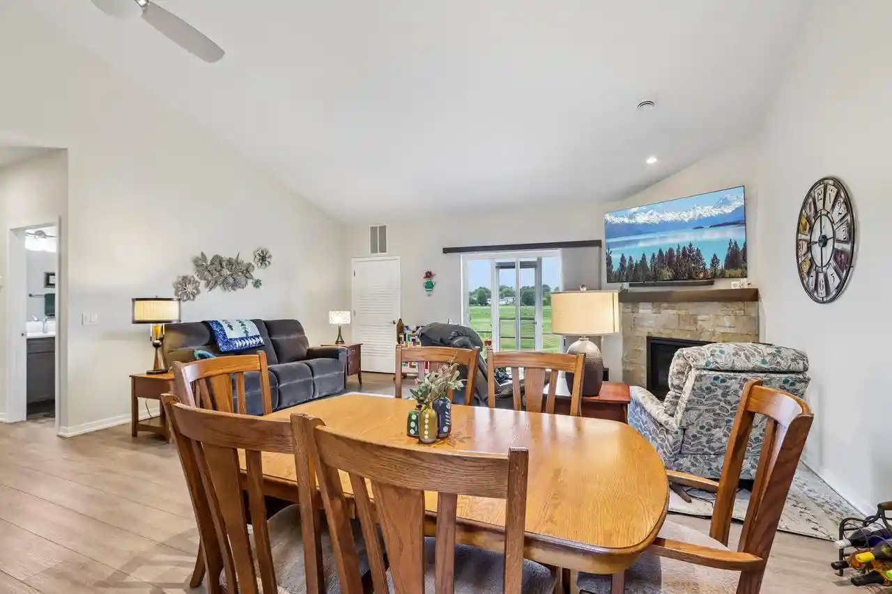 3rd image of 500 River Rd Rd, Columbus, WI 53925
