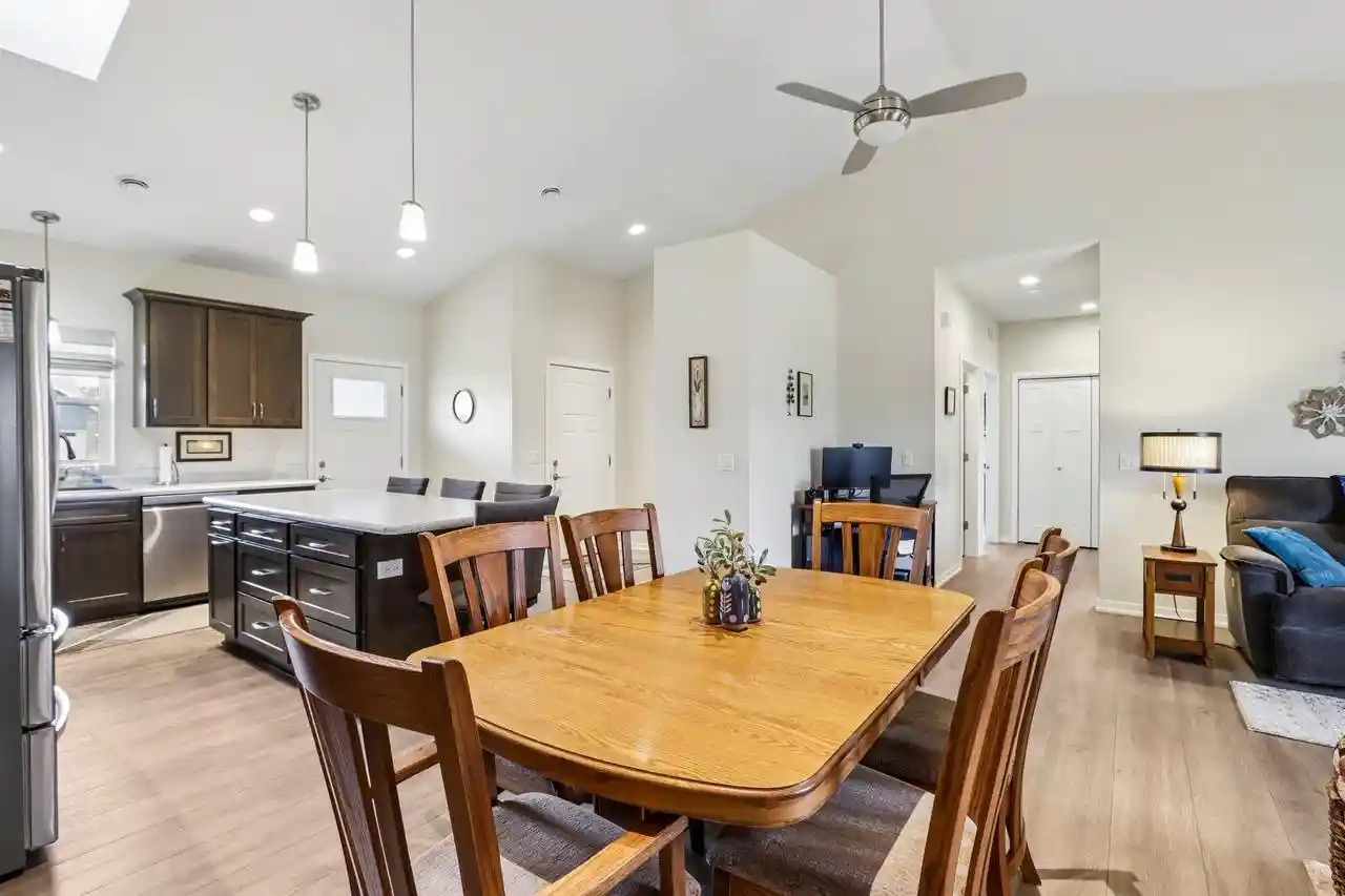 4th image of 500 River Rd Rd, Columbus, WI 53925