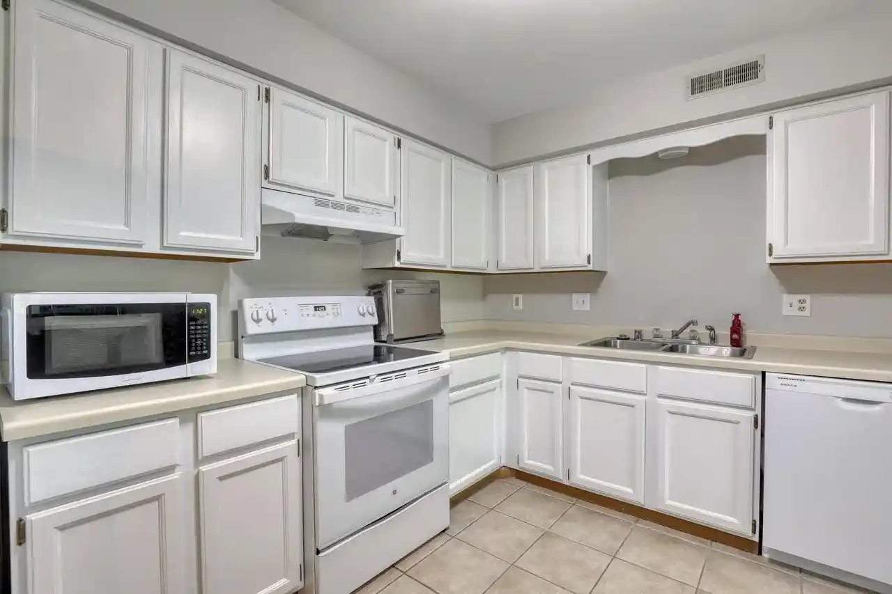 28th image of 1360 Meadowcreek Dr Dr #F, Pewaukee, WI 53072 | MLS# 1966644