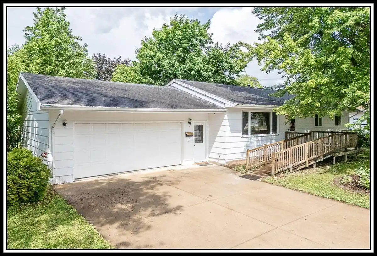 Homes for sale in New London, WI | 1205 Neenah Street Street, New London, WI 54961 | MLS# 50327188