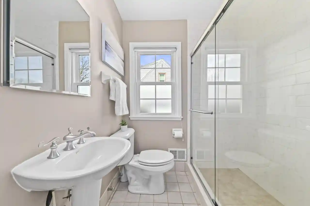 Homes for sale in Cedarburg, WI | W63N391 Hillcrest Avenue Avenue, Cedarburg, WI 53012 | MLS# 1966654