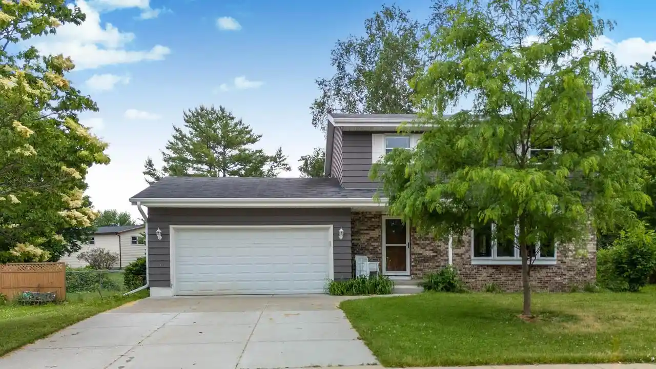 Photo 1 of Single family home for sale at 1289 Crossing Ridge Trail Trail, Sun Prairie, WI 53590 | MLS# 2025543 | Listing updated on 2026-08-28