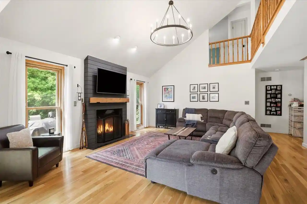 3rd image of W280N8123 Black Diamond Court Court, Hartland, WI 53029 | MLS# 1966664