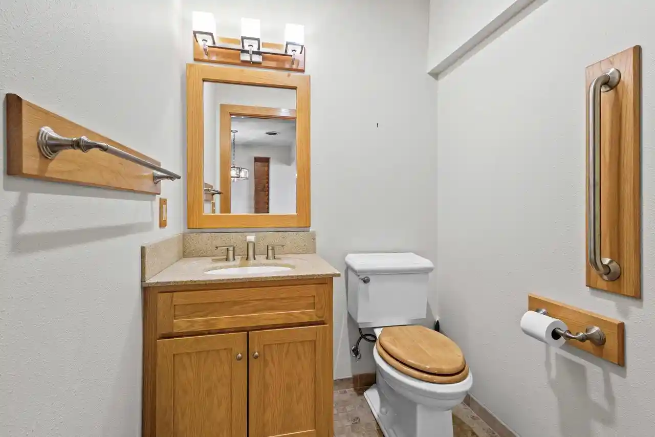 5th image of 404 S Blount St St, Madison, WI 53703