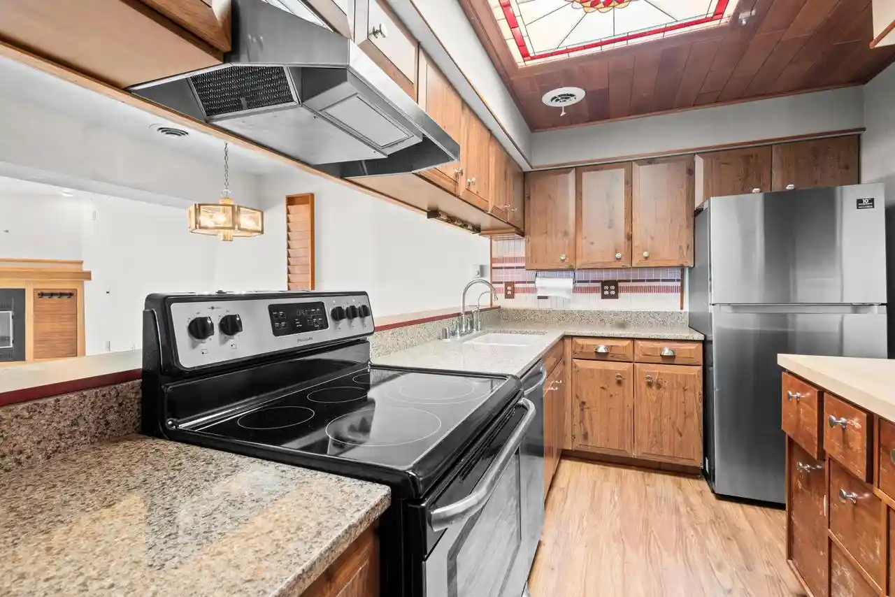 2nd image of 404 S Blount St St, Madison, WI 53703