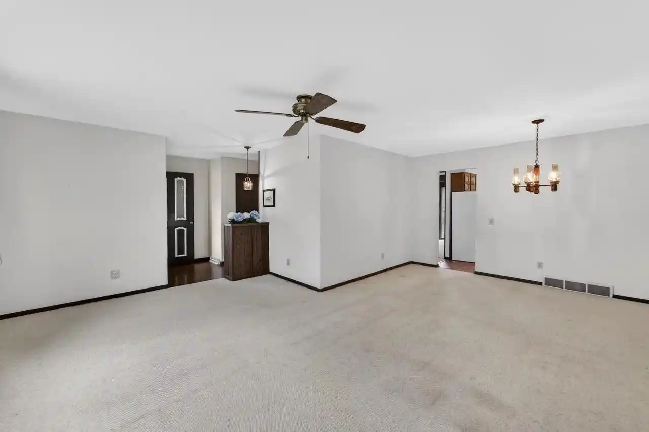 36th image of 1302 E Garfield Street Street, Mount Horeb, WI 53572 | MLS# 2025591